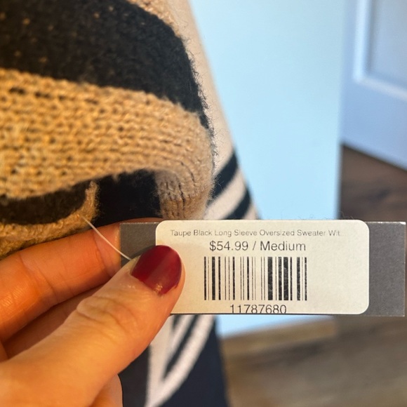 NWT Oversized Sweater - Picture 4 of 5